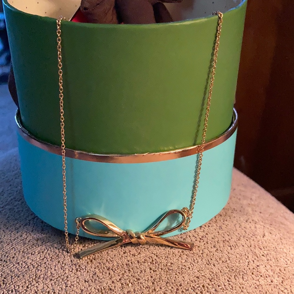 Kate Spade ♠️ Gold Bow Necklace.